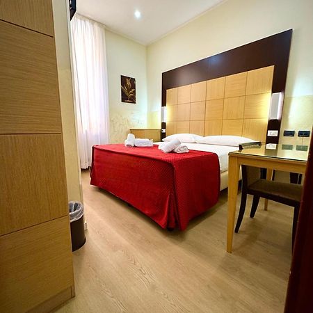 Hotel Fiorella Milano Экстерьер фото