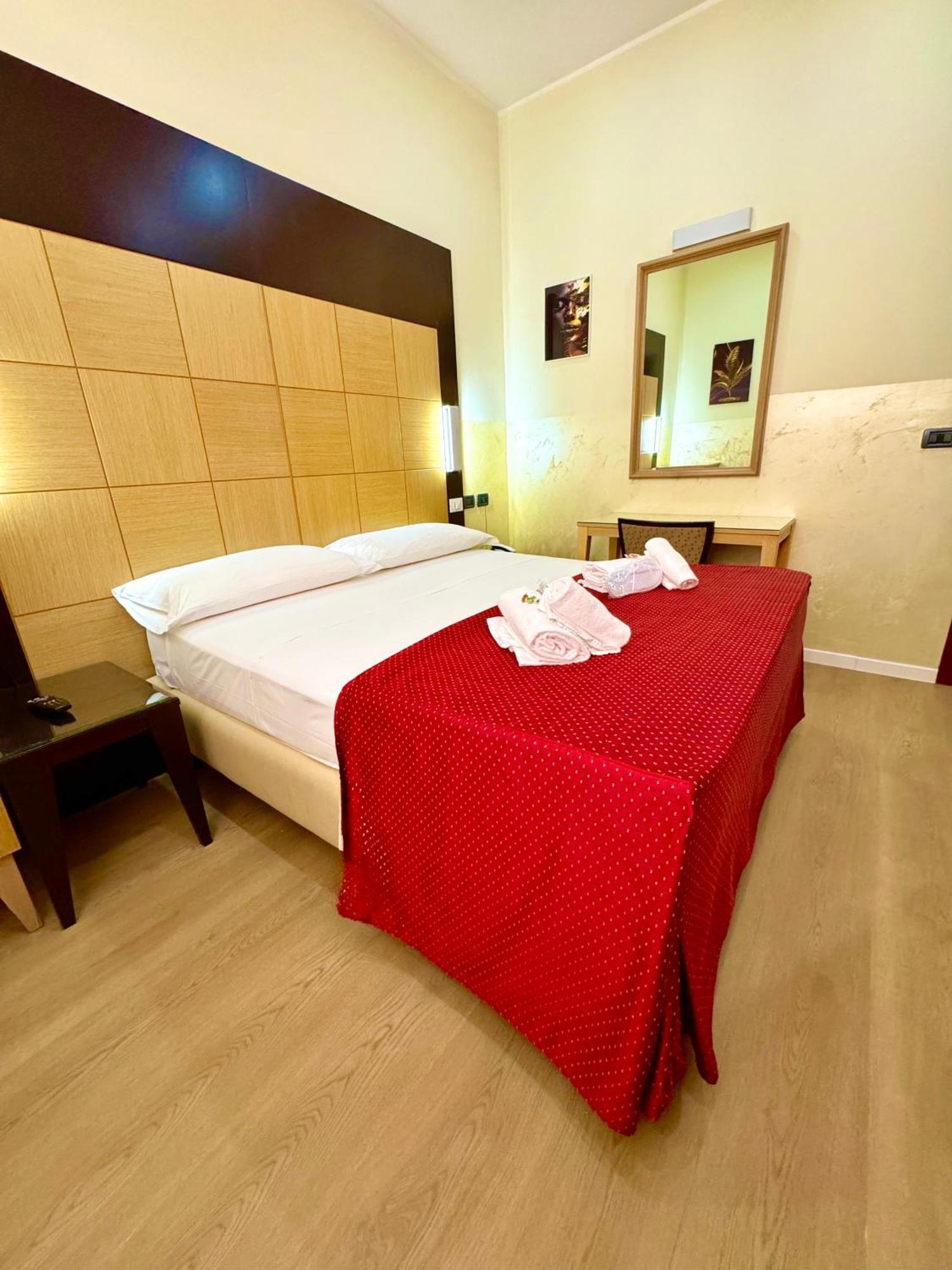 Hotel Fiorella Milano Экстерьер фото
