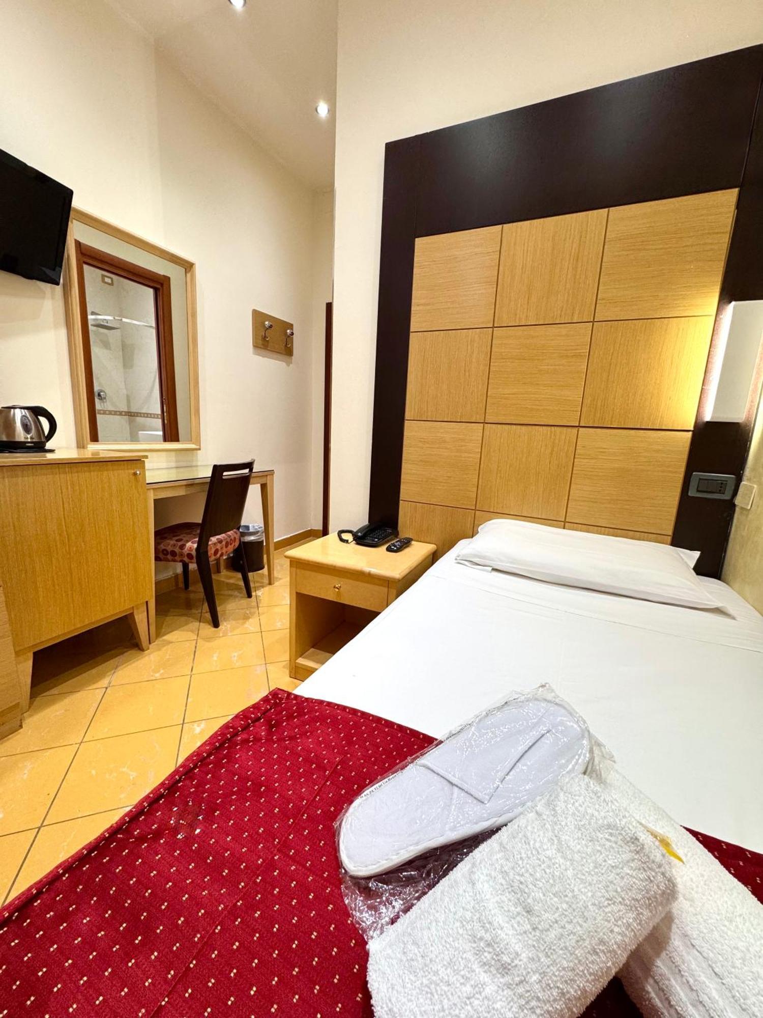 Hotel Fiorella Milano Экстерьер фото