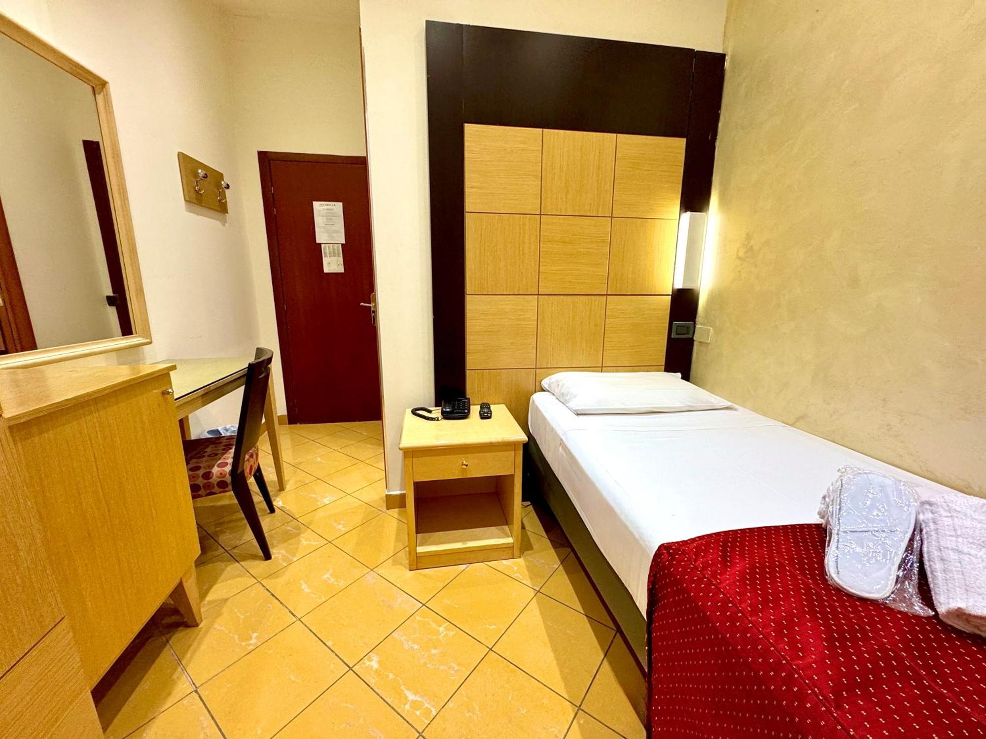 Hotel Fiorella Milano Экстерьер фото