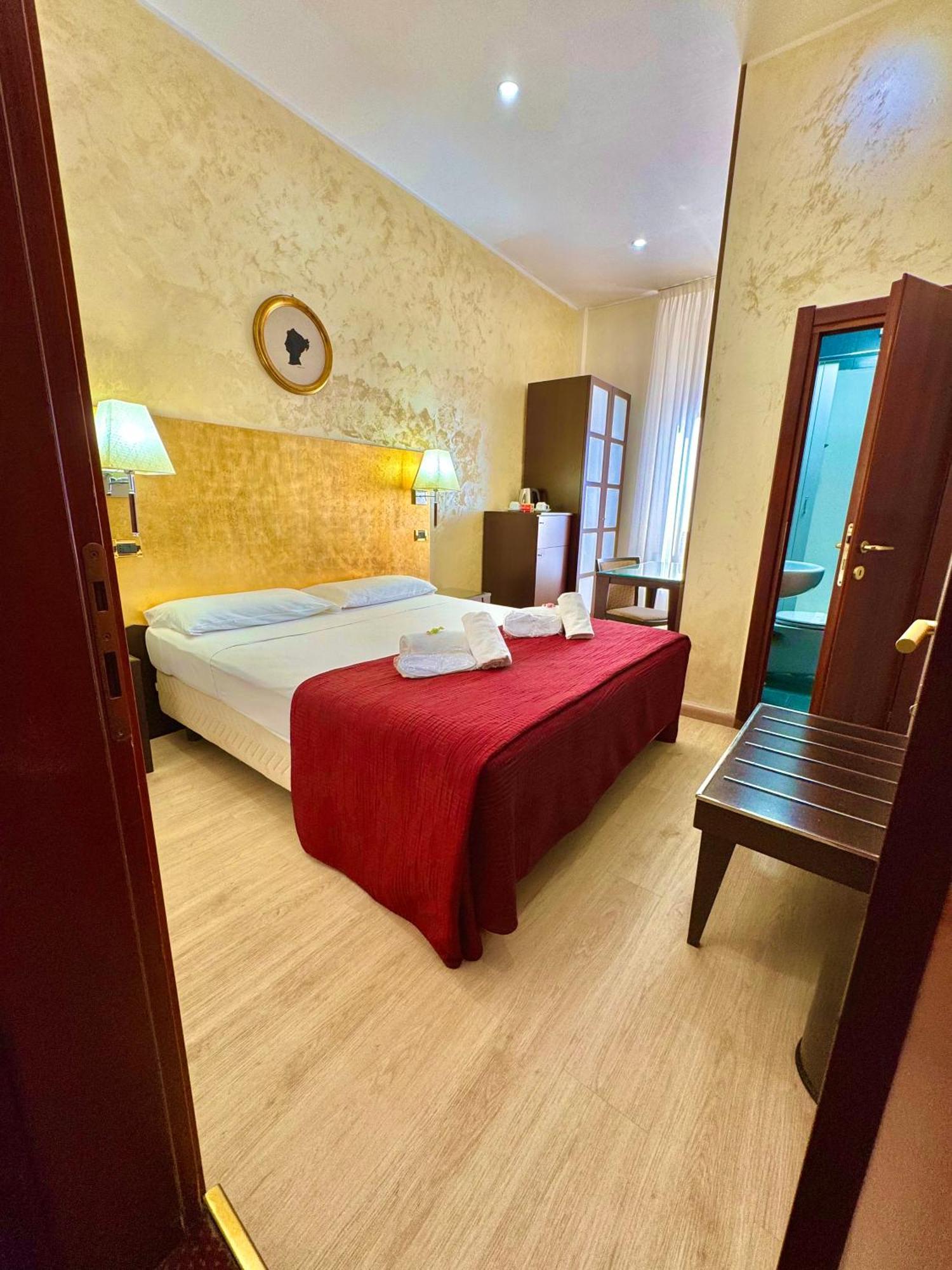 Hotel Fiorella Milano Экстерьер фото